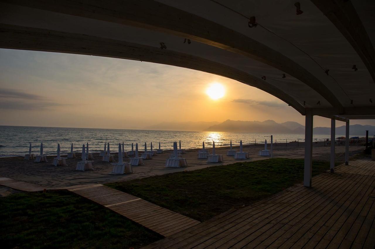 Sunrise Accessible Resort Battipaglia Buitenkant foto