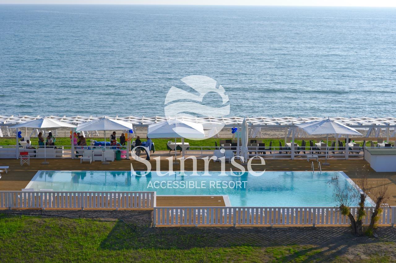 Sunrise Accessible Resort Battipaglia Buitenkant foto