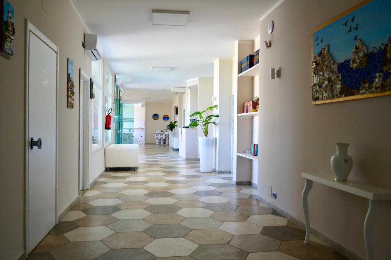 Sunrise Accessible Resort Battipaglia Buitenkant foto